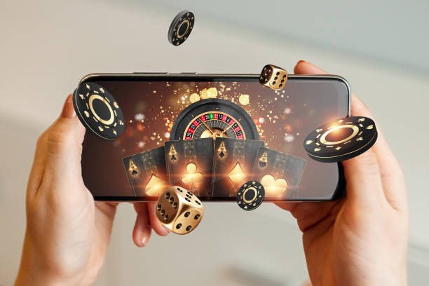 Pemain Indonesia mengakses meja live baccarat 77slot dari ponsel Android malam hari